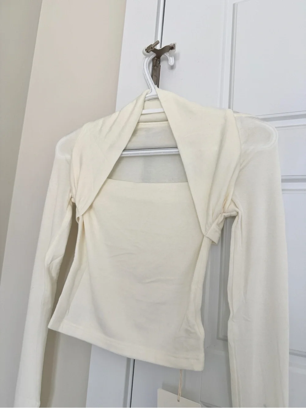 brand new Square-Neck Long Sleeve Top in 2 colours - Picture 9 of 13